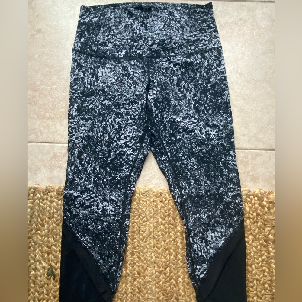 Lululemon Size 8 Leggings Excellent Condition